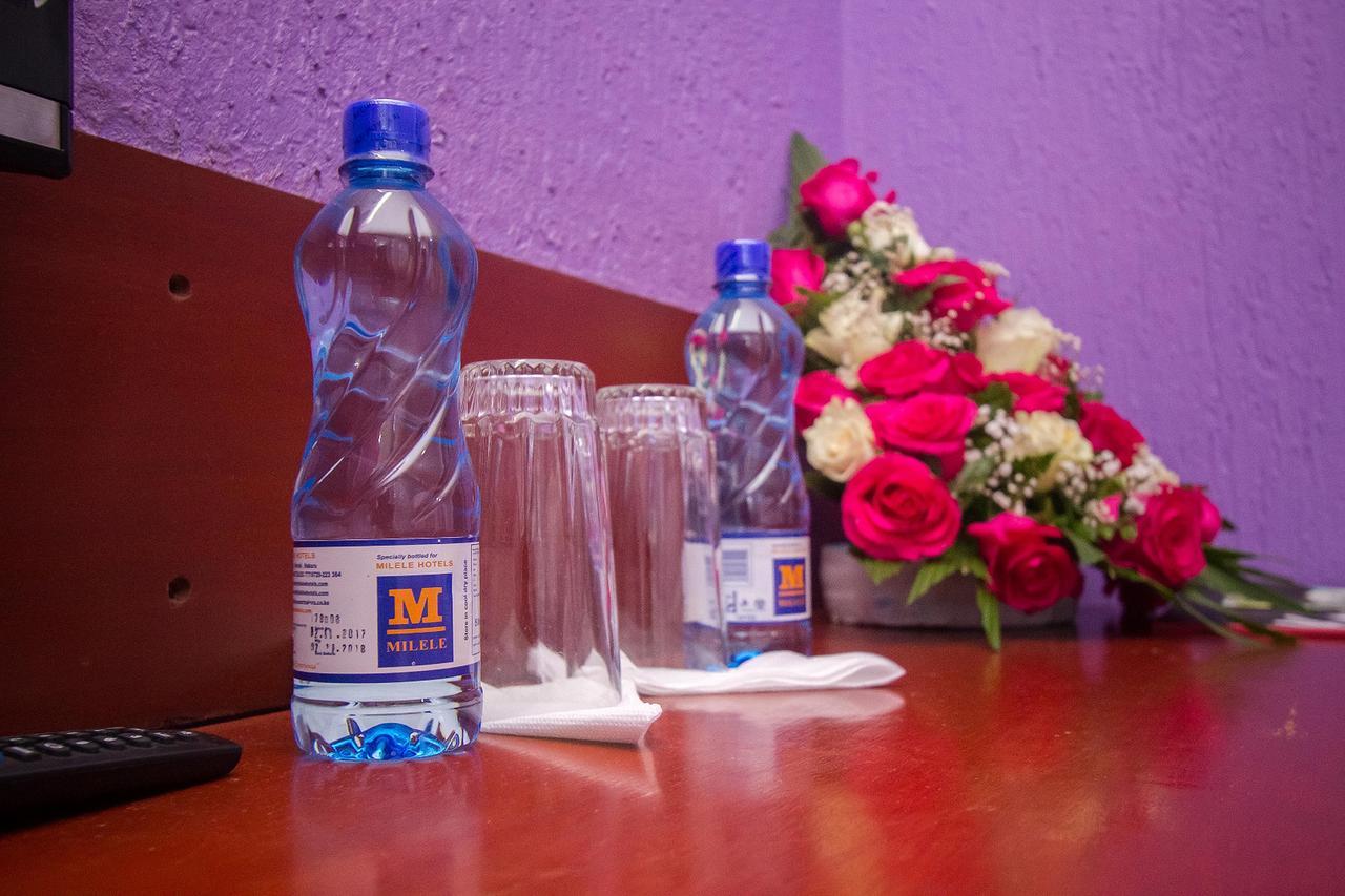Milele Hotel Nairobi Buitenkant foto