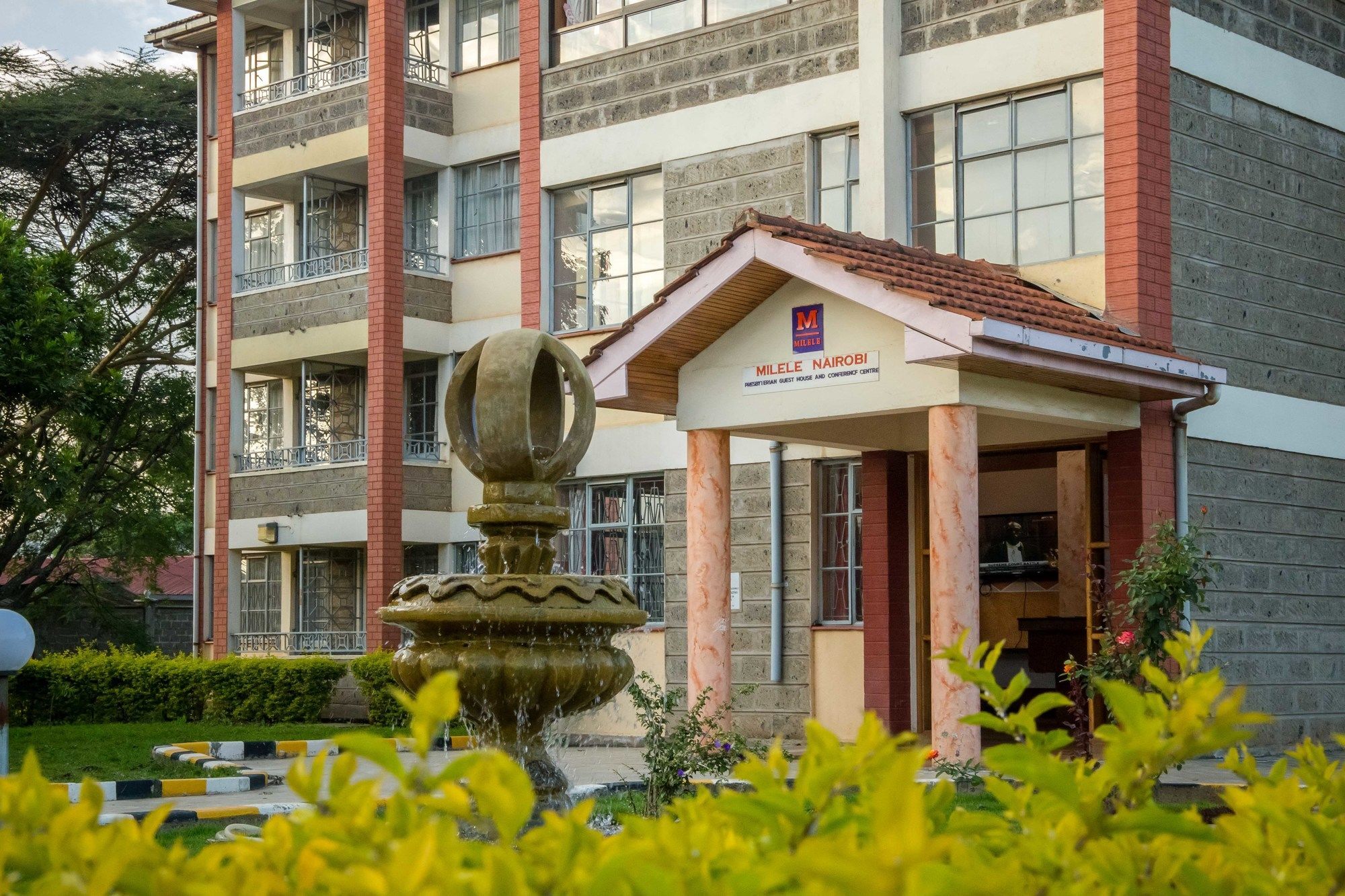 Milele Hotel Nairobi Buitenkant foto
